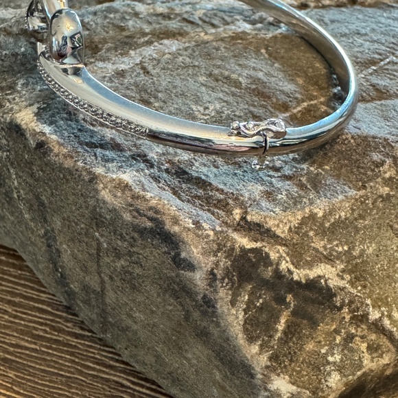 925 Sterling Silver Bangle Bracelet - Heart Clasp with Diamond Chips -Size M - Picture 3 of 11